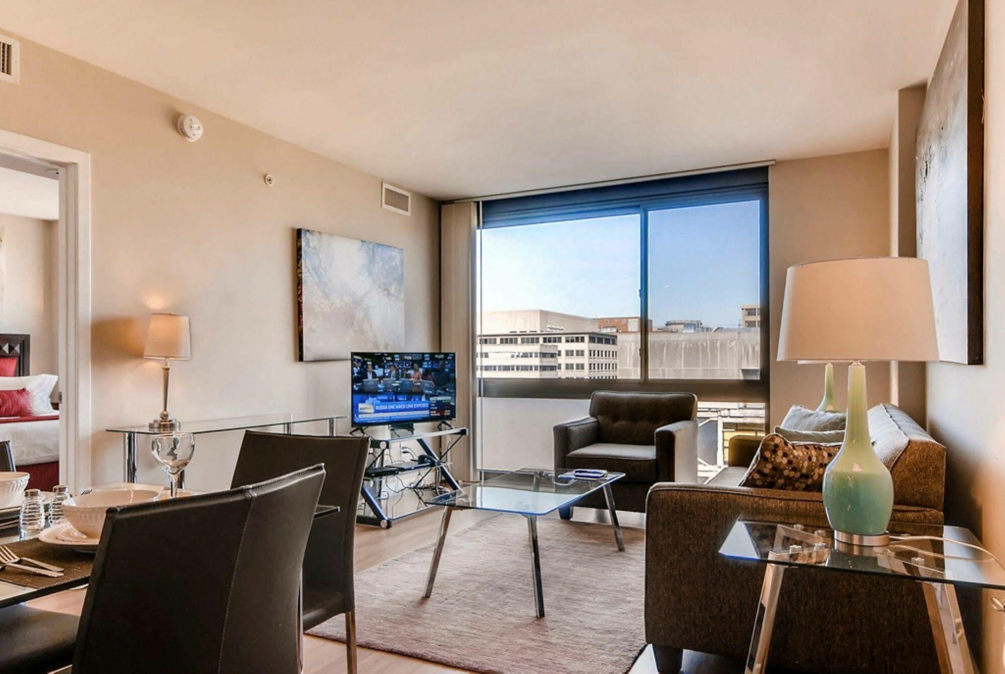 Global Luxury At The National Mall Apartment
